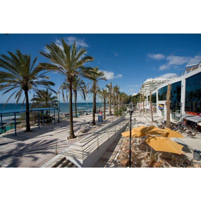 Apartemen Center Beachfront With Private Patio